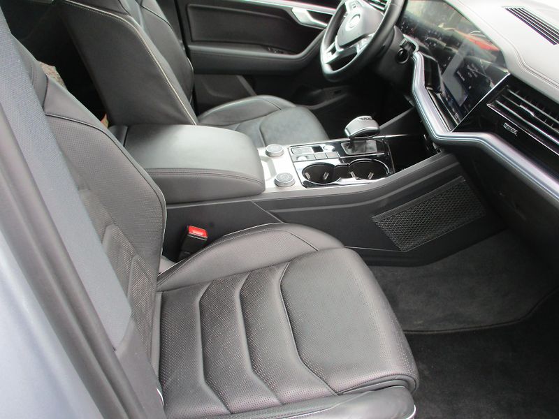 Volkswagen Touareg (2020) R Line 3,0 TDi - fotka 6 z 9