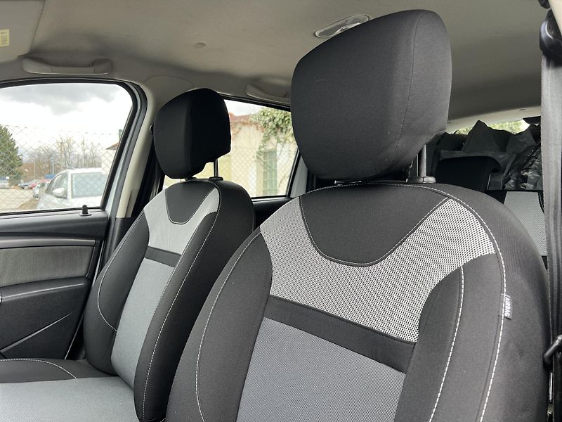Dacia Duster 1.5DCi 4x4 ČR 1.MAJ. odp. DPH - fotka 10 z 36