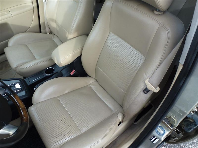 Ford Mondeo 2,5 i V6 24V Ghia Automat - fotka 13 z 49