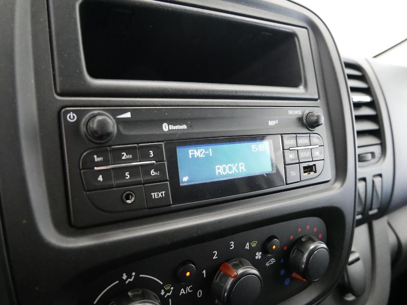 Opel Vivaro - fotka 18 z 22
