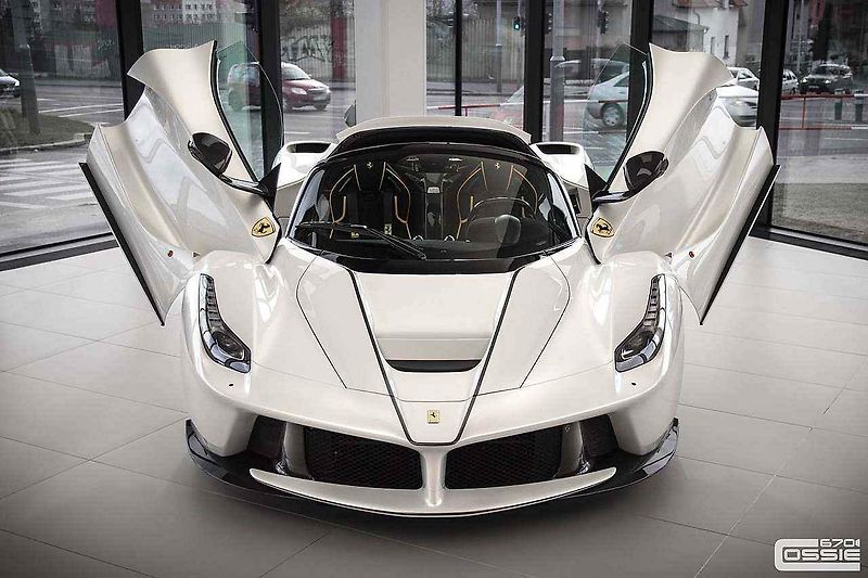 Ferrari LaFerrari Aperta.