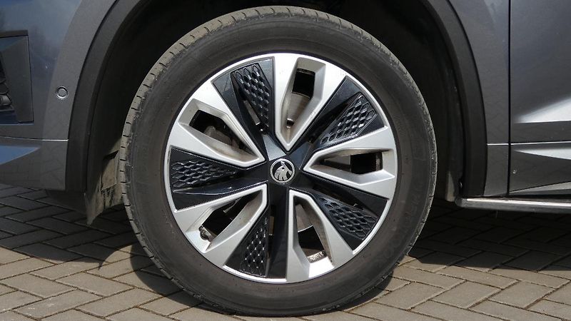 Škoda Kodiaq 2,0 TDI DSG 4x4 Sportline - fotka 24 z 25