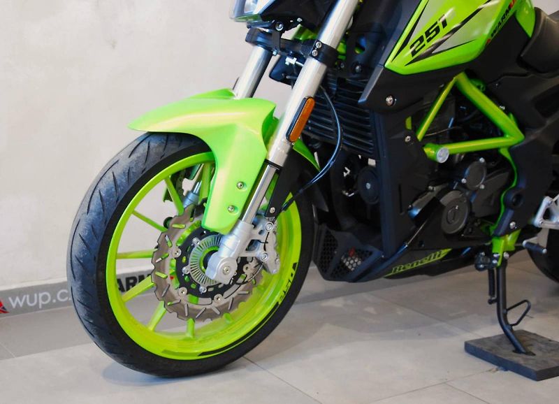 Benelli 251 S (2020) 251S - krásný stav,serviska,pů - fotka 16 z 21