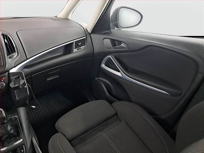 Opel Zafira (2013) 2.0 CDTI, 7 míst, Tempomat - fotka 8 z 20