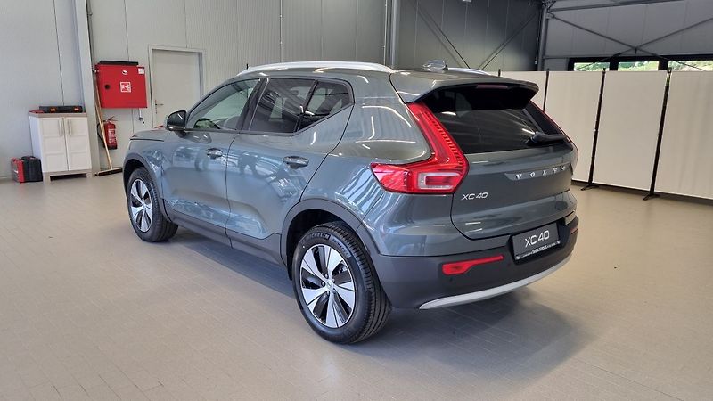 Volvo XC40 (2026) B3 2.0L 163 HP AT7 FWD CORE - fotka 3 z 15