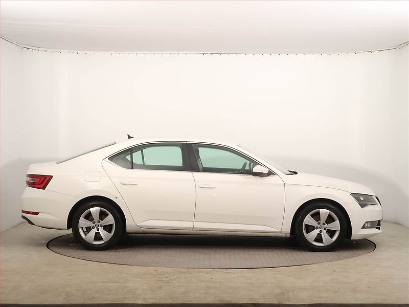 Škoda Superb (2018) Ambition Plus 2.0 TDI, Automat - fotka 6 z 14