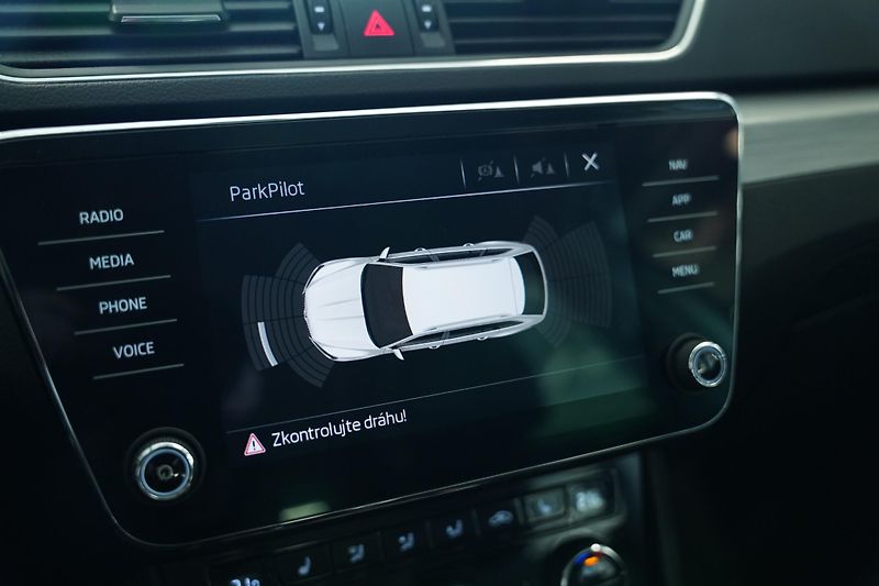 Škoda Superb - fotka 20 z 25