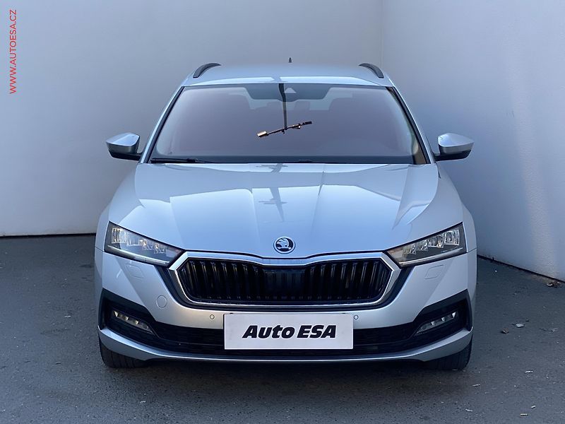 Škoda Octavia (2021) 2.0 TDi, 2.maj,ČR, Ambition - fotka 2 z 19