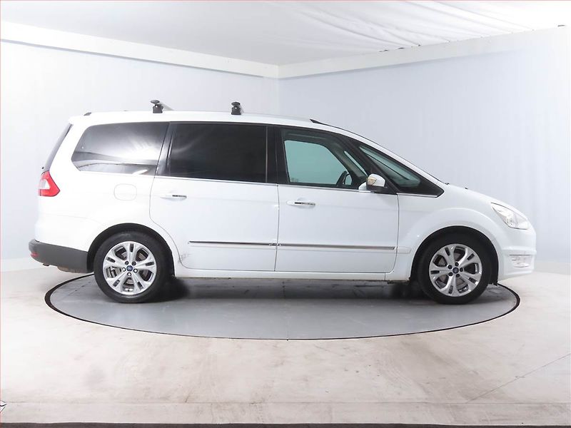 Ford Galaxy (2011) Titanium 2.2 TDCi, Automat - fotka 6 z 19