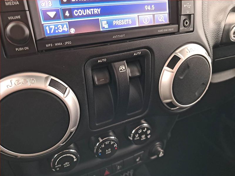 Jeep Wrangler (2016) Rubicon 2.8 CRD - fotka 17 z 19