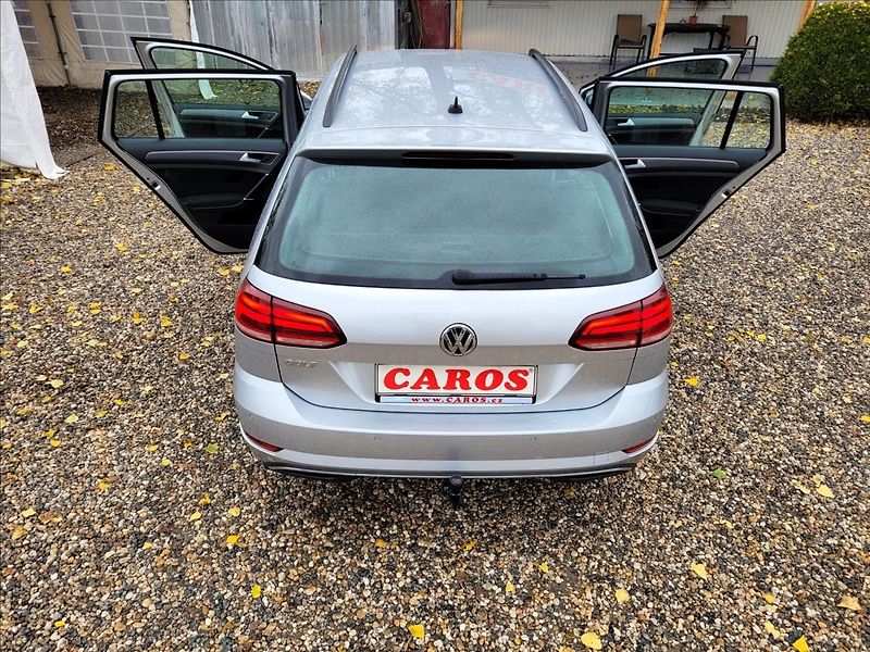 Volkswagen Golf 1,0 TSI,navi,digiklima,acc,alu - fotka 43 z 49