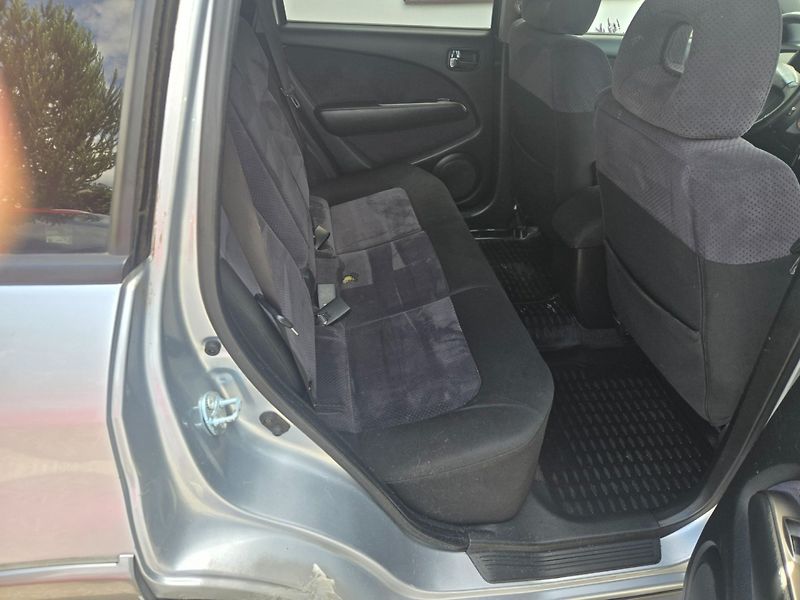 Mitsubishi Outlander (2005) 2.4 i 4x4 - fotka 12 z 28