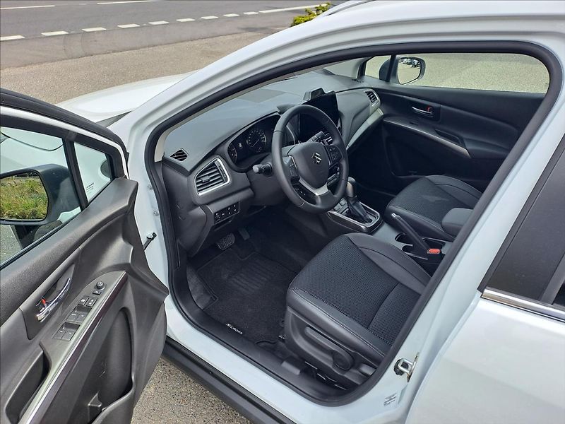 Suzuki S-Cross (2026) 1,4 BoosterJet Elegance AT - fotka 8 z 18