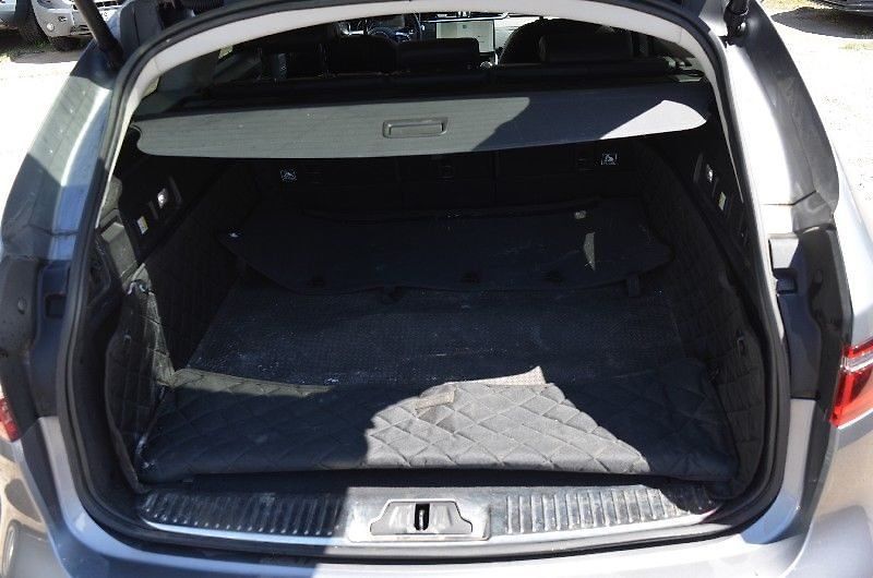 Jaguar XF - fotka 8 z 16