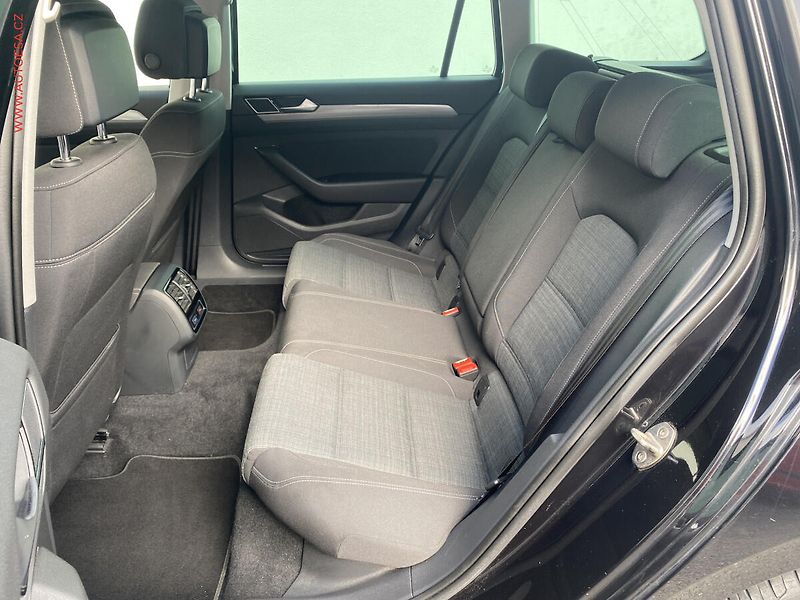 Volkswagen Passat (2019) 2.0 TDi, Business, DSG, LED - fotka 14 z 19
