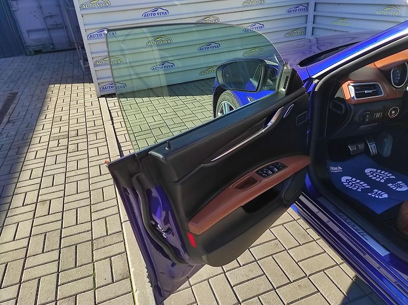 Maserati Ghibli 3.0 V6 316kW S Q4 LIFT, AT - fotka 34 z 48