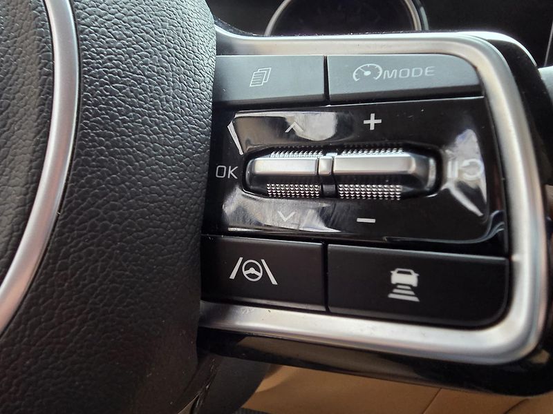 Kia Carnival 2.2-9 míst-SKLADEM - fotka 33 z 63