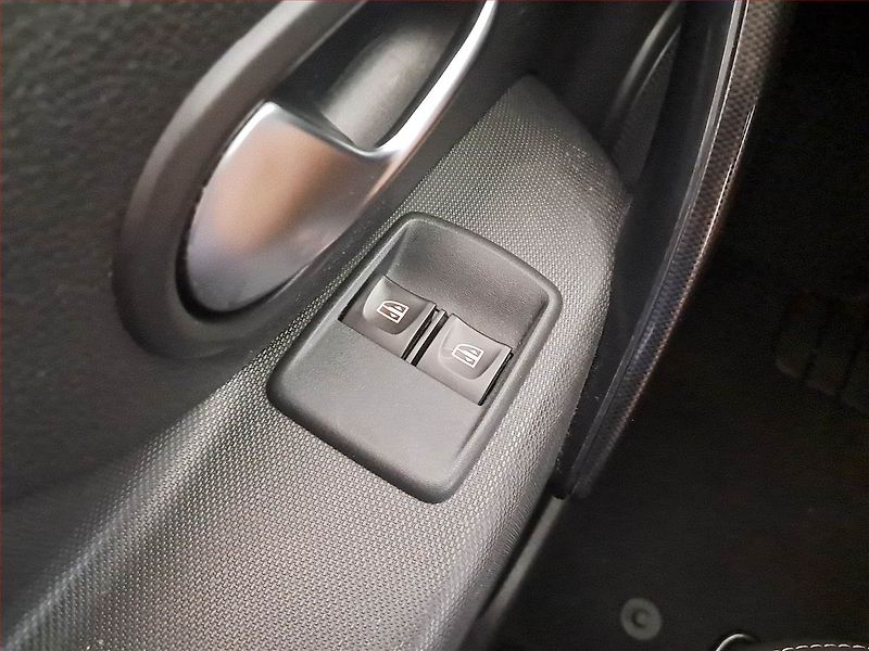 Dacia Logan (2017) 1.0 SCe, Serv.kniha - fotka 15 z 16