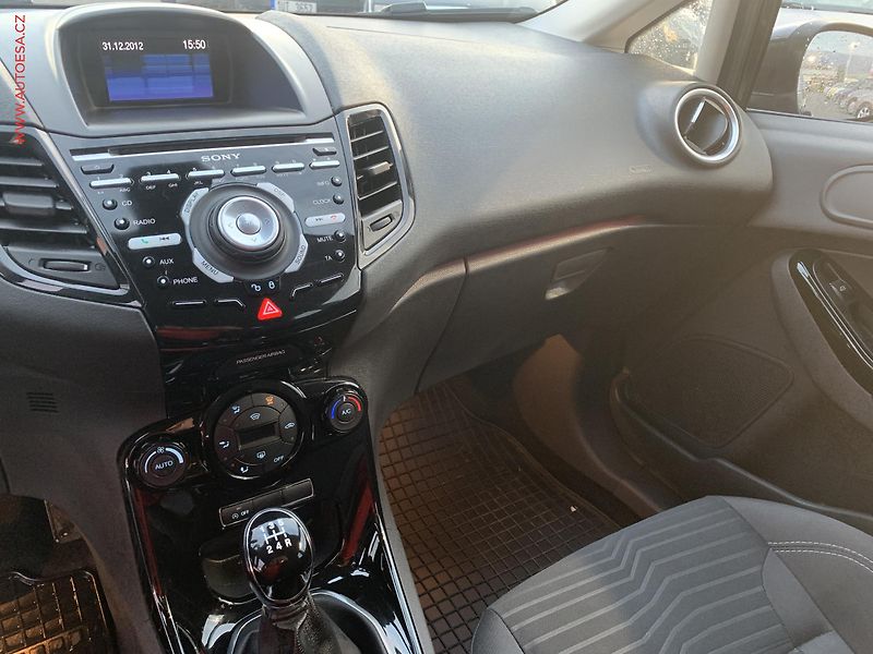Ford Fiesta (2012) 1.0 EB, AC, park.asist - fotka 14 z 19