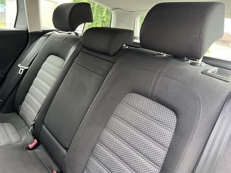 Volkswagen Passat Variant 2.0TDi 125kw DSG ALU - fotka 24 z 41