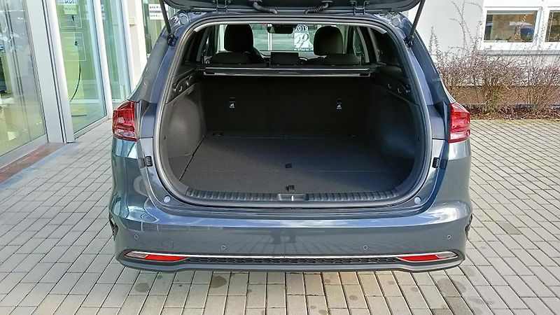 Kia Ceed SW (2025) 1,5 T-GDi 7DCT TOP - fotka 6 z 6