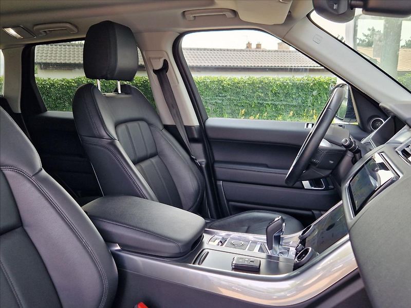 Land Rover Range Rover 3,0 TDV6 HSE PO VELK. SERVISU - fotka 19 z 48