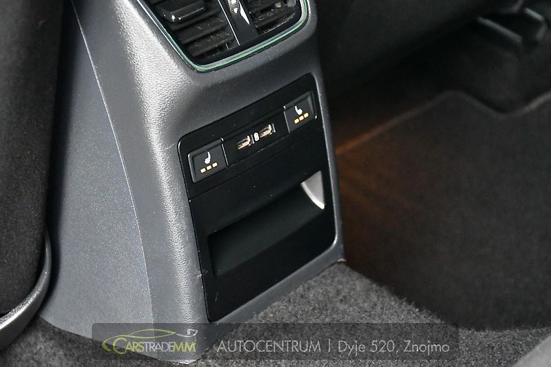 Škoda Octavia 2.0TDi STYLE EXTRA TAŽNÉ - fotka 18 z 47