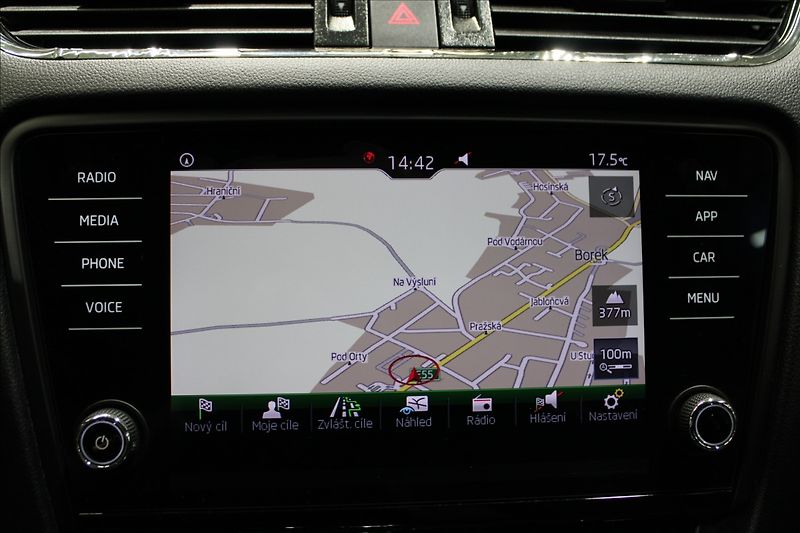 Škoda Octavia 2,0 TSI RS 1.majitel - fotka 24 z 30