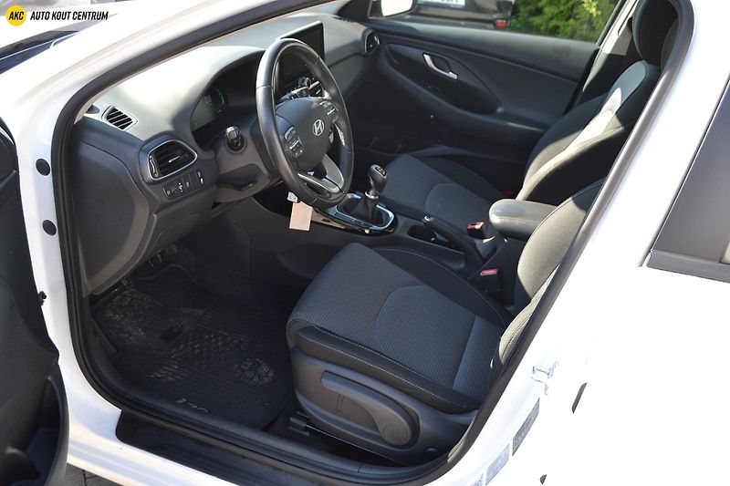 Hyundai i30 WG 1,5I MT SMART FL NAVI - fotka 18 z 45