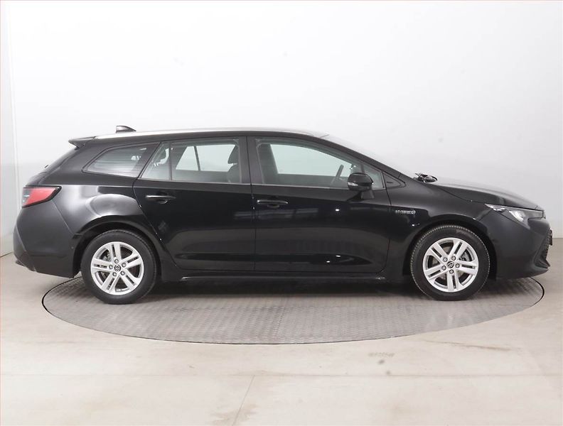 Toyota Corolla (2020) 1.8 Hybrid, Automat - fotka 6 z 16