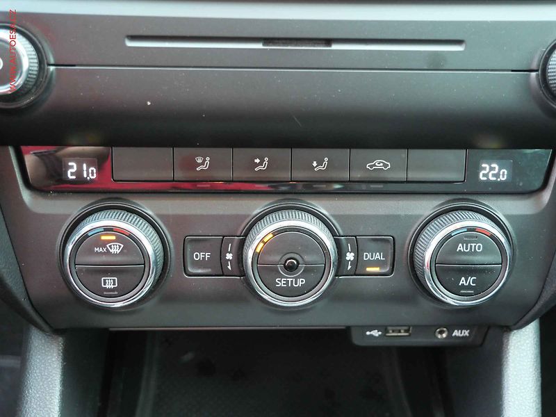Škoda Octavia (2013) 1.2TSi, Ambition, autoAC - fotka 13 z 17