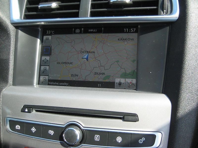 Citroën C4 1.6 HDi NEHAVAROVÁNO-DPH-ČR !! - fotka 26 z 28