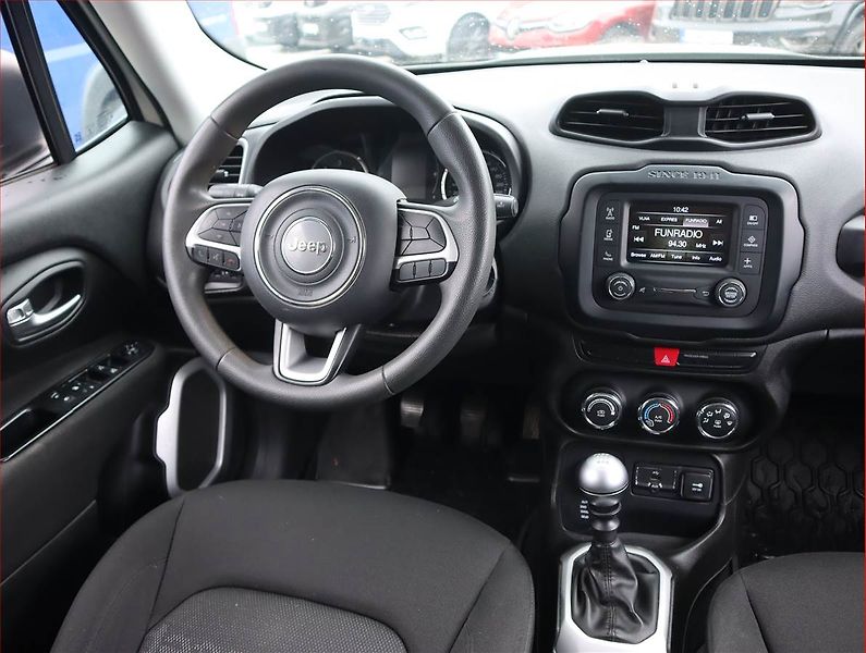 Jeep Renegade (2017) 2.0 MultiJet, 4X4, Serv.kniha - fotka 7 z 17