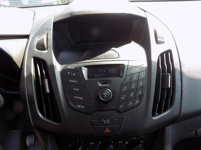 Ford Transit Connect 1,5 TDCI 88 KW KLIMA ČR!!! - fotka 31 z 44
