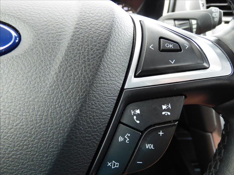 Ford Mondeo 2,0 LED,Navi,Titanium servis - fotka 17 z 72