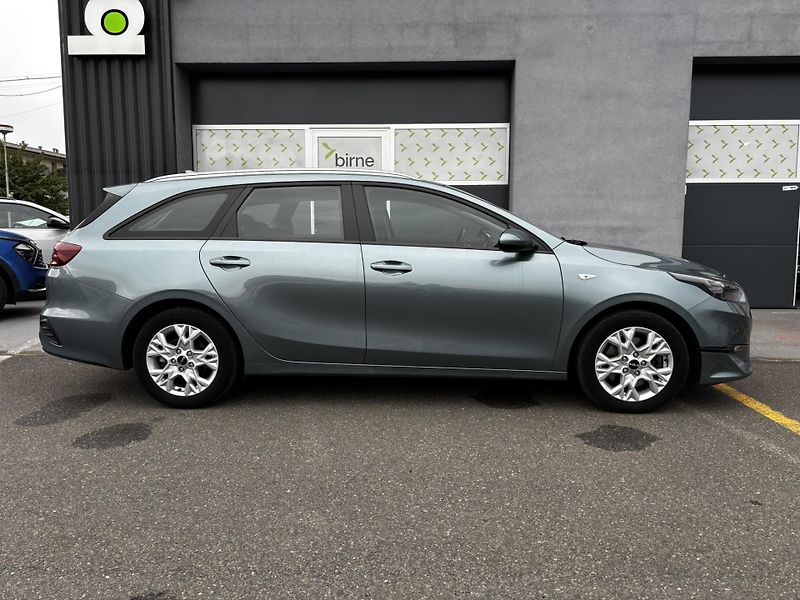 Kia Ceed (2023)  SW Spin 1.5 T-GDI (118 kW) - fotka 2 z 13