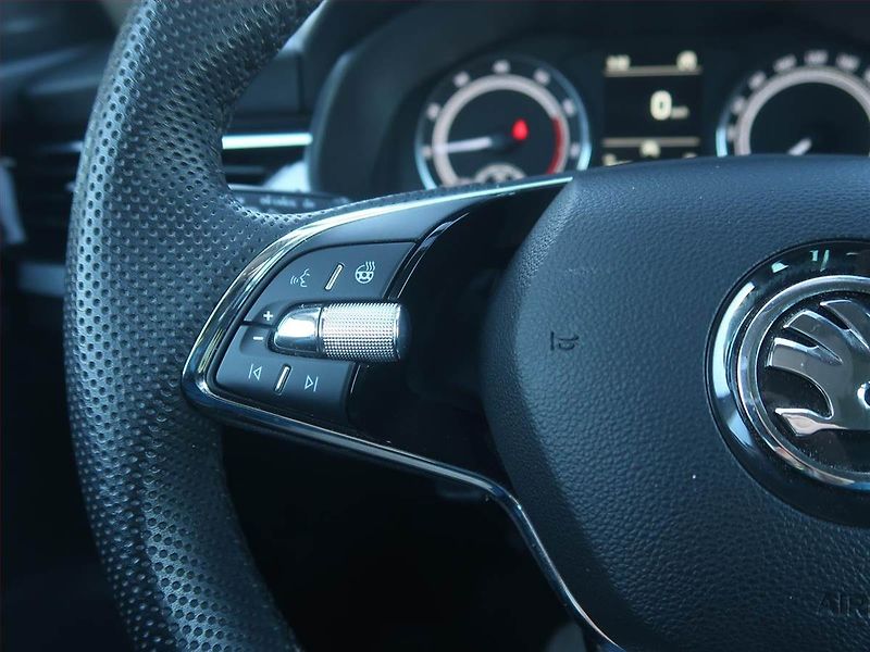 Škoda Kamiq (2023) Ambition 1.5 TSI - fotka 17 z 20