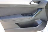 Volkswagen Touran 2.0TDI DSG 110kW - náhled 20