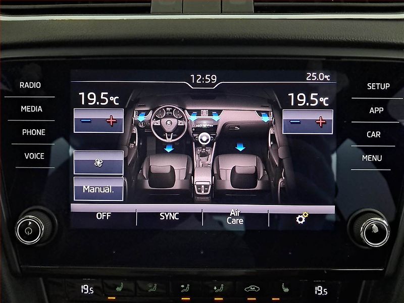 Škoda Octavia (2020) 1.6 TDI, Tempomat - fotka 16 z 16