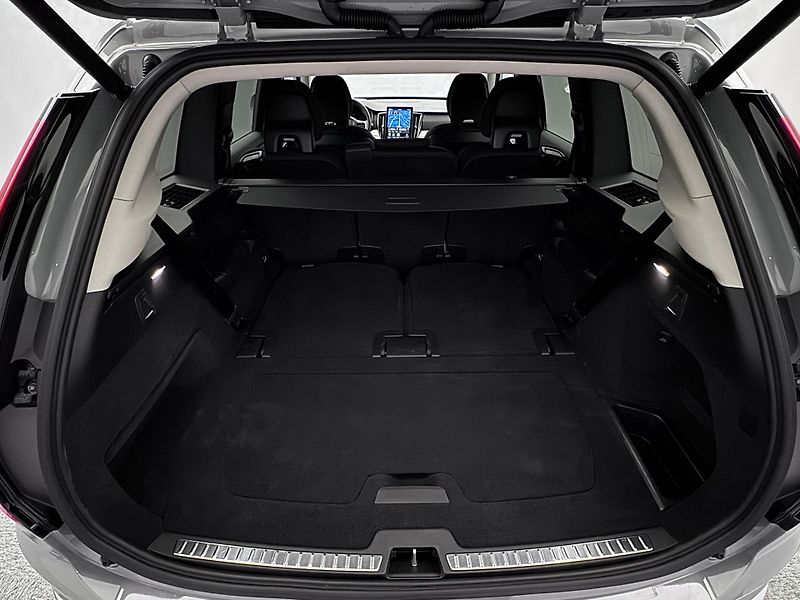 Volvo XC90 B5 AWD CORE CZ 1.maj - fotka 5 z 46