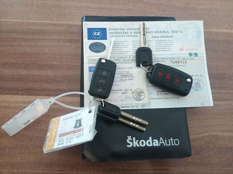 Škoda Fabia 1.4 16V Ambiente Combi - fotka 18 z 24