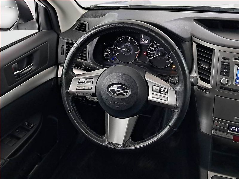 Subaru Outback (2012) 2.0 D, 4X4, Xenony, Tempomat - fotka 15 z 17