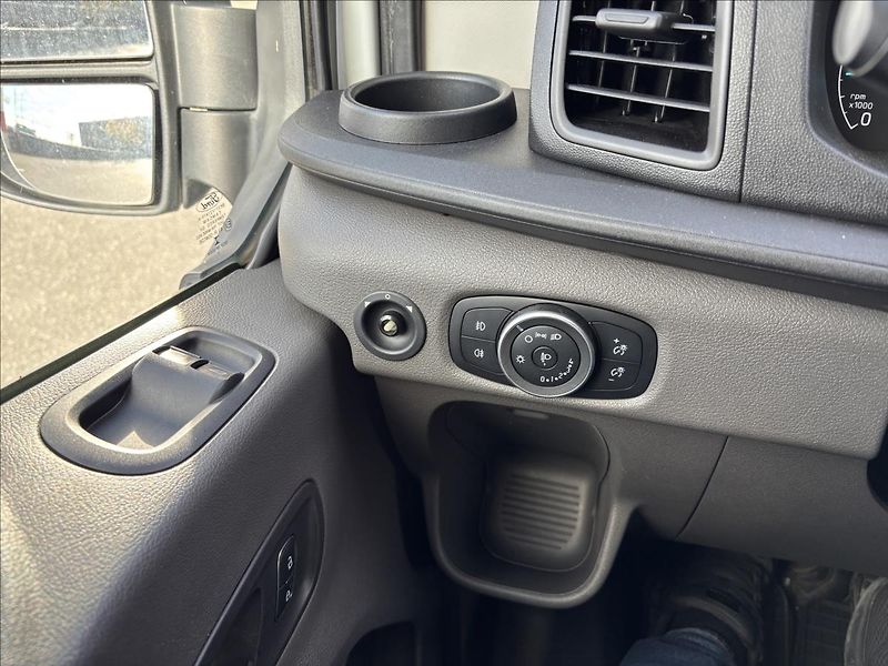Ford Transit 2,0 EcoBlue 125kW Trend L4 - fotka 33 z 45