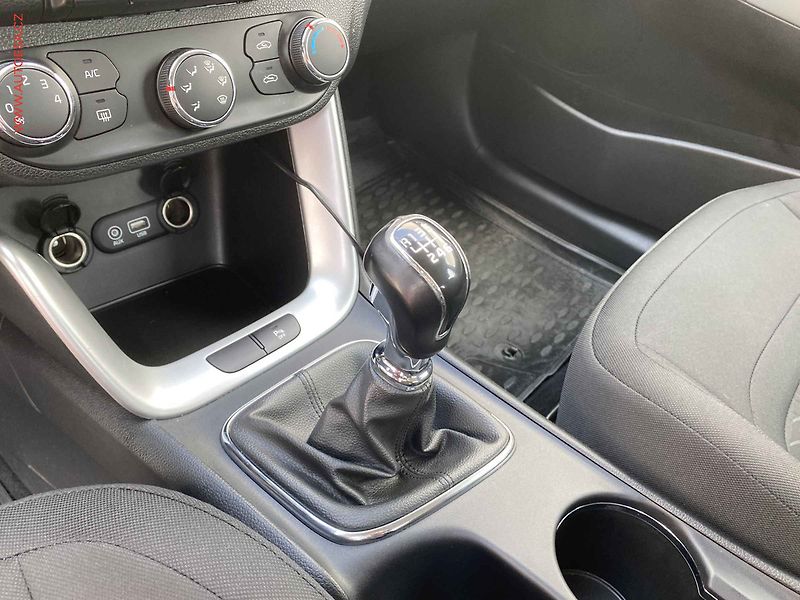 Kia Ceed (2016) 1.4 CVVT, ČR, servis.kniha - fotka 16 z 16