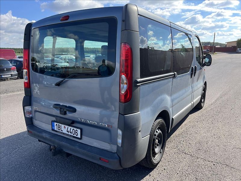 Opel Vivaro 2,5 CDTi 9.MÍST ROZVODY TAŽNÉ - fotka 6 z 37
