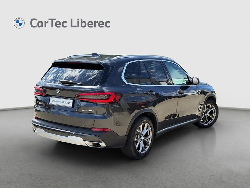 BMW X5 xDrive30d - fotka 3 z 23