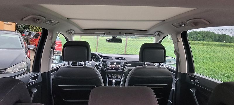 Volkswagen Touran (2016) 1,4TSi 110kW benzín DSG FuLLeD - fotka 37 z 44
