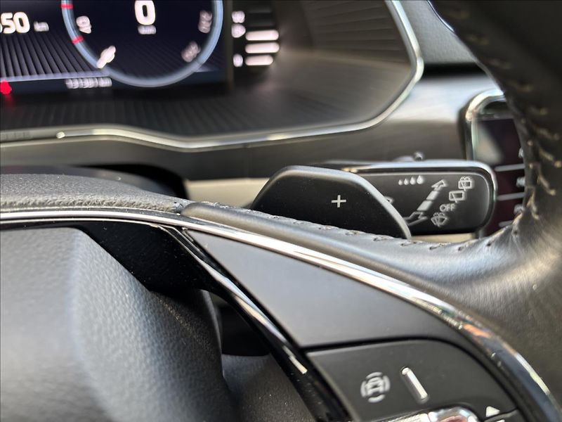 Škoda Superb 2,0 TDI 110kW Style AUT - fotka 25 z 40