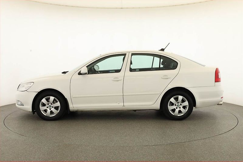 Škoda Octavia (2011) 1.6 TDI, Tempomat - fotka 3 z 16