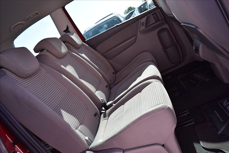 Seat Alhambra 1,4 TSi 110KW KLIMA NOVÁ NÁPLŇ - fotka 26 z 48